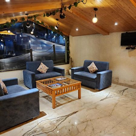 Golden Fern Resort Шимла Екстериор снимка