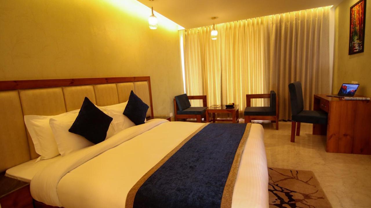 Golden Fern Resort Шимла Екстериор снимка