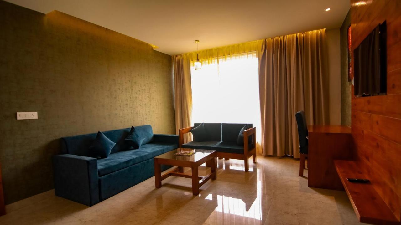 Golden Fern Resort Шимла Екстериор снимка