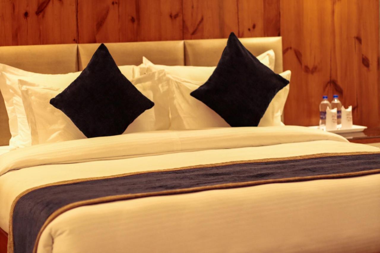 Golden Fern Resort Шимла Екстериор снимка