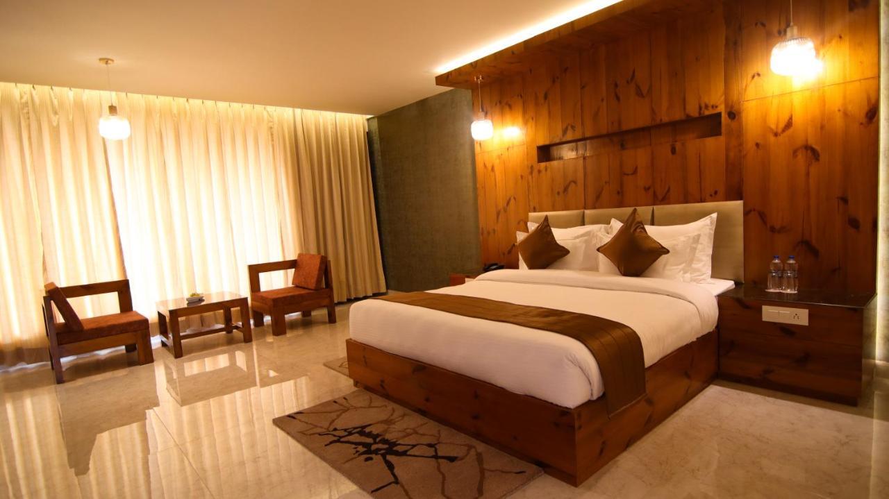 Golden Fern Resort Шимла Екстериор снимка