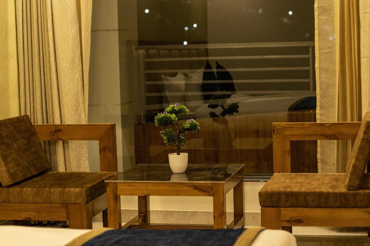 Golden Fern Resort Шимла Екстериор снимка