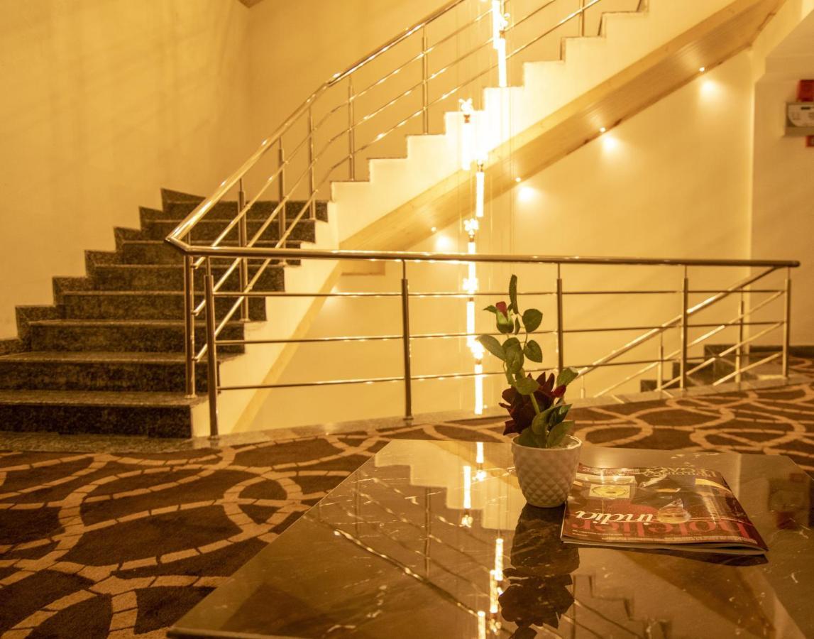Golden Fern Resort Шимла Екстериор снимка