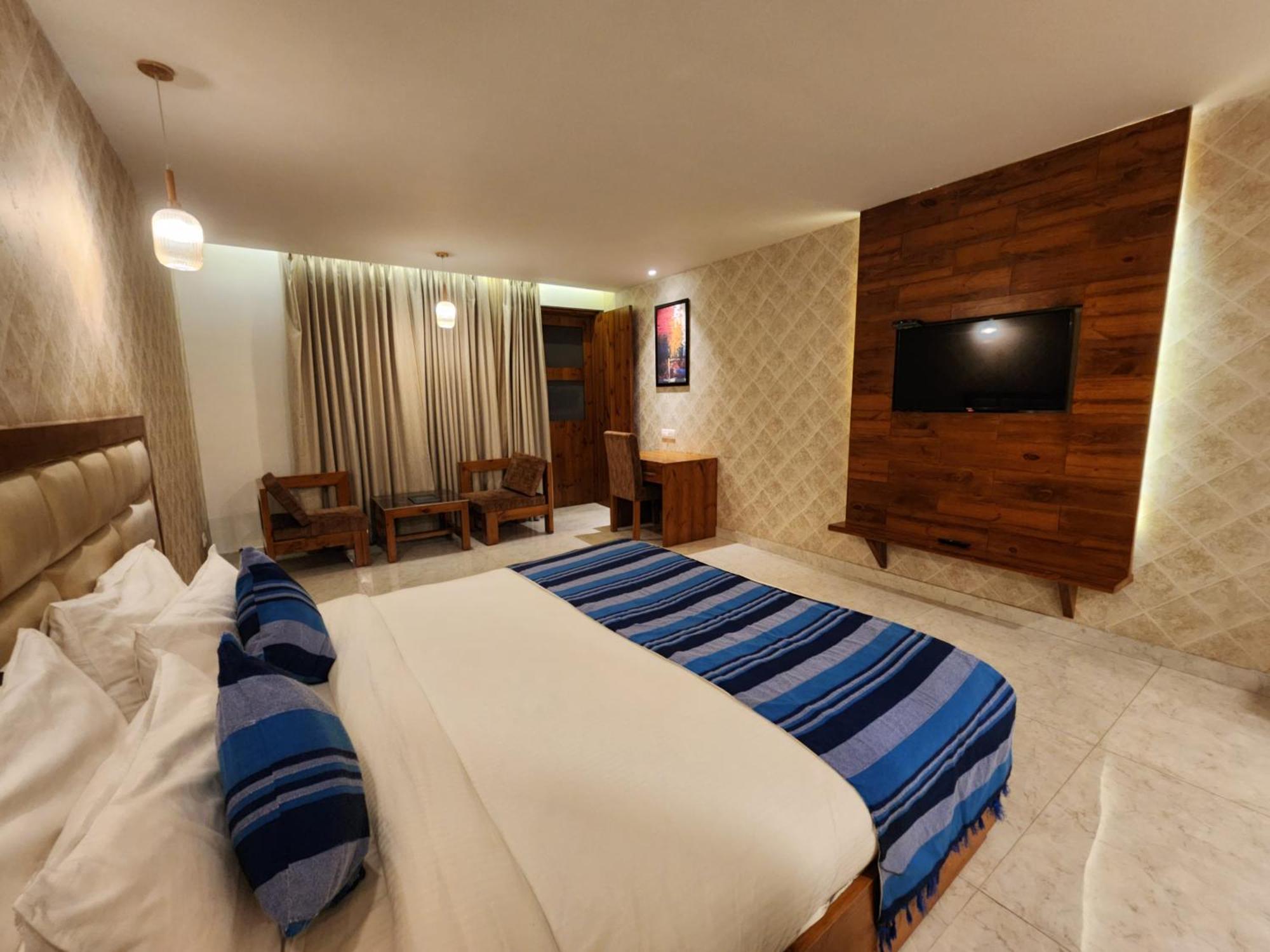 Golden Fern Resort Шимла Екстериор снимка