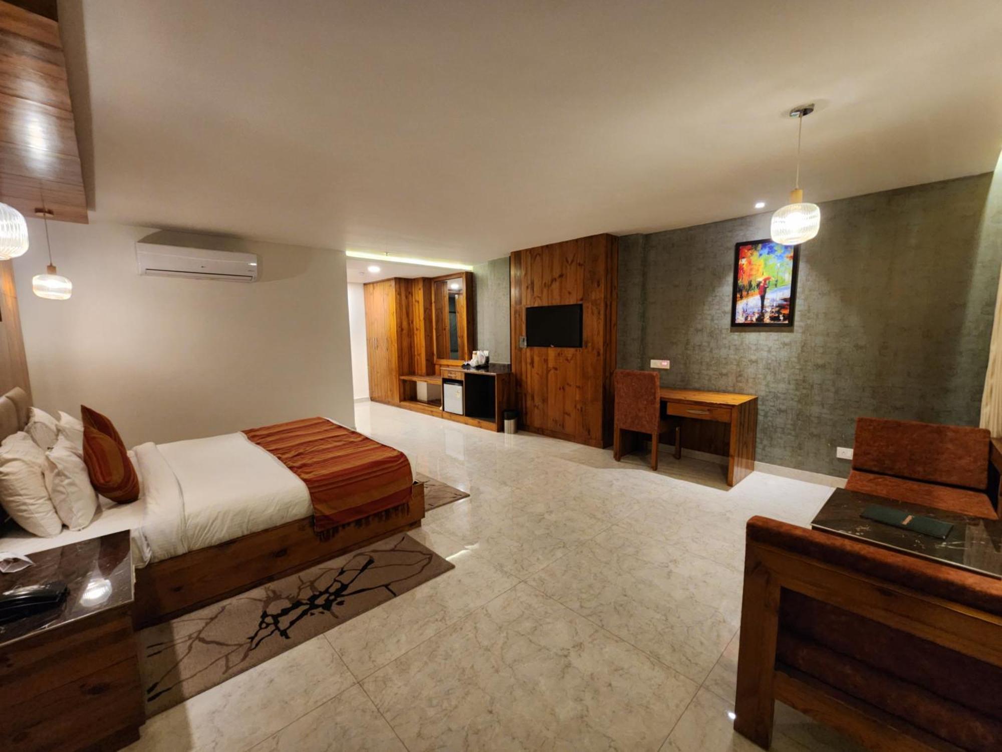 Golden Fern Resort Шимла Екстериор снимка