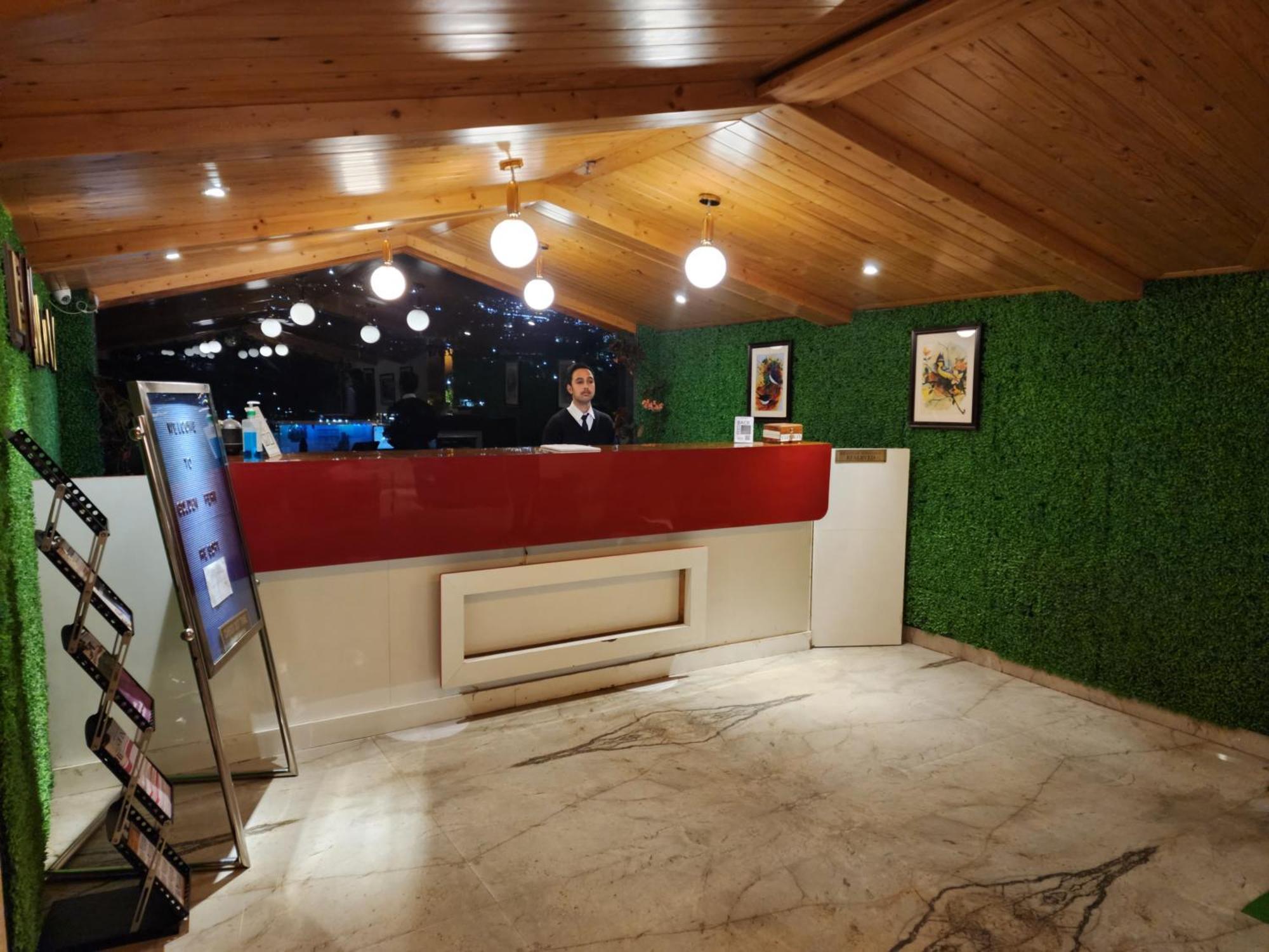 Golden Fern Resort Шимла Екстериор снимка