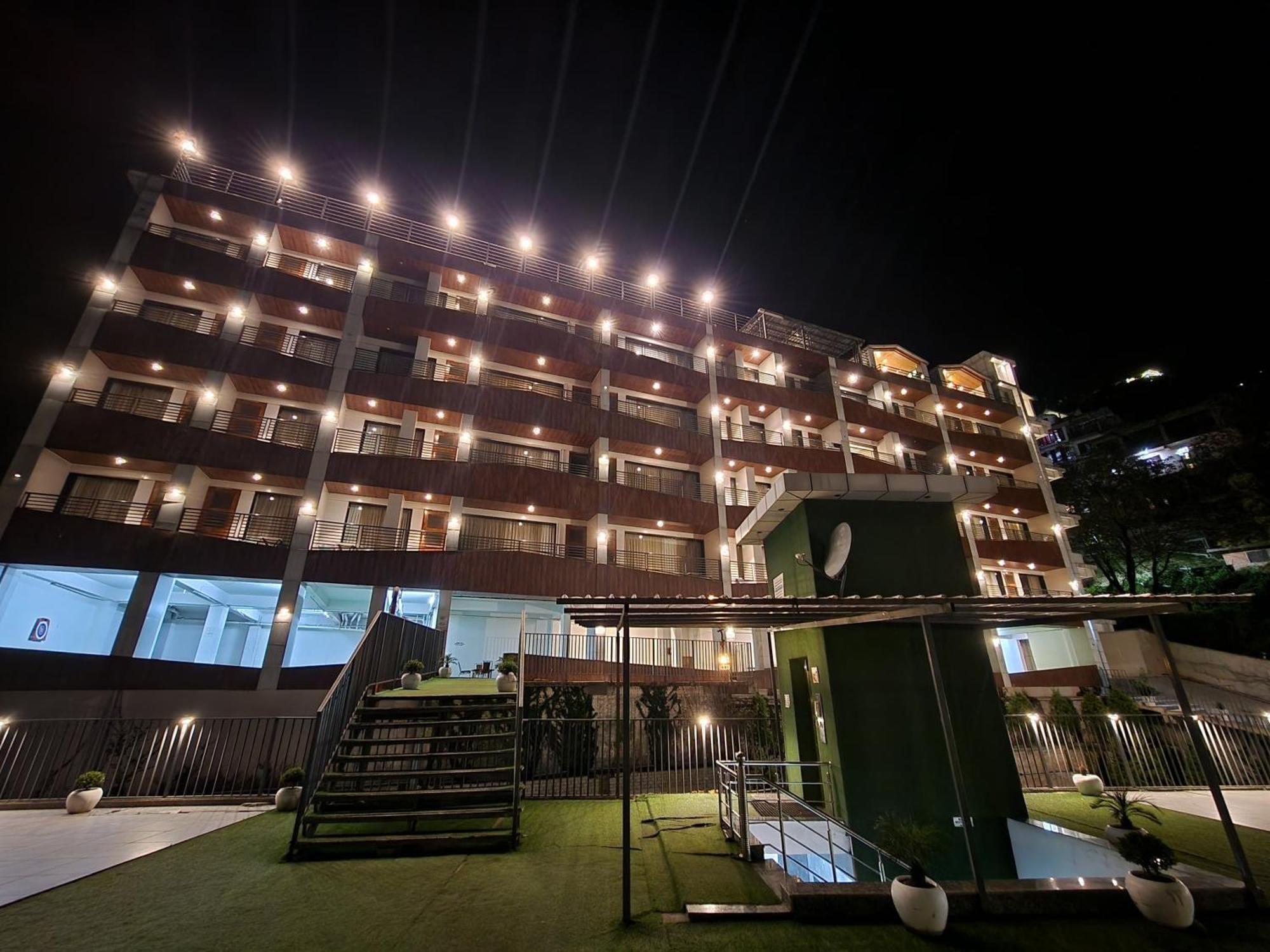 Golden Fern Resort Шимла Екстериор снимка