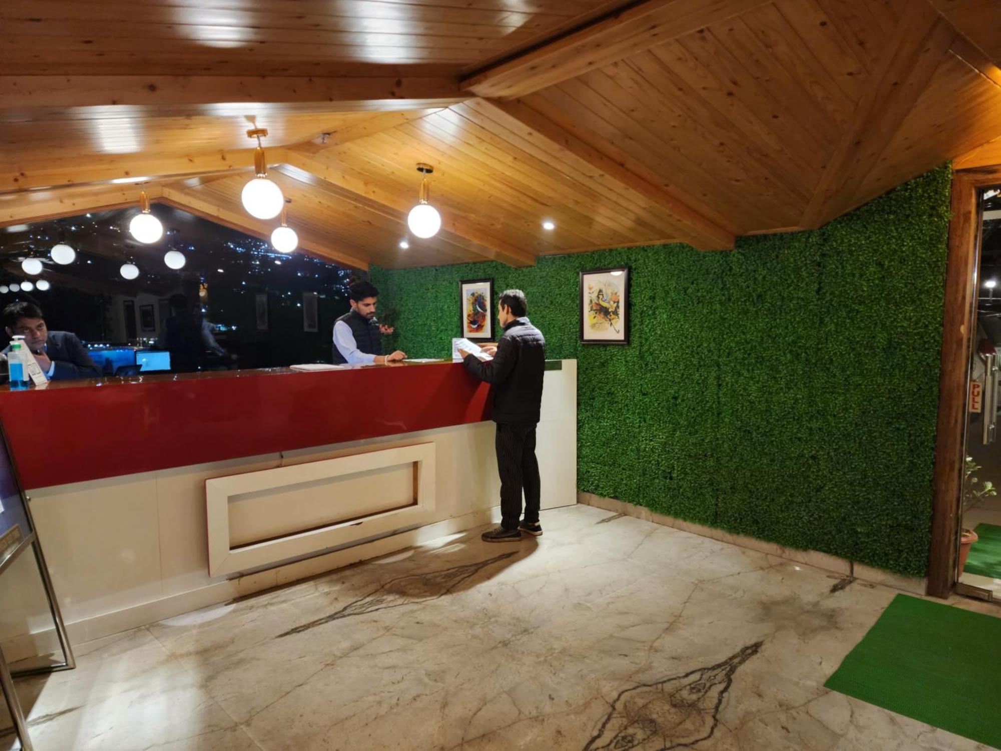 Golden Fern Resort Шимла Екстериор снимка