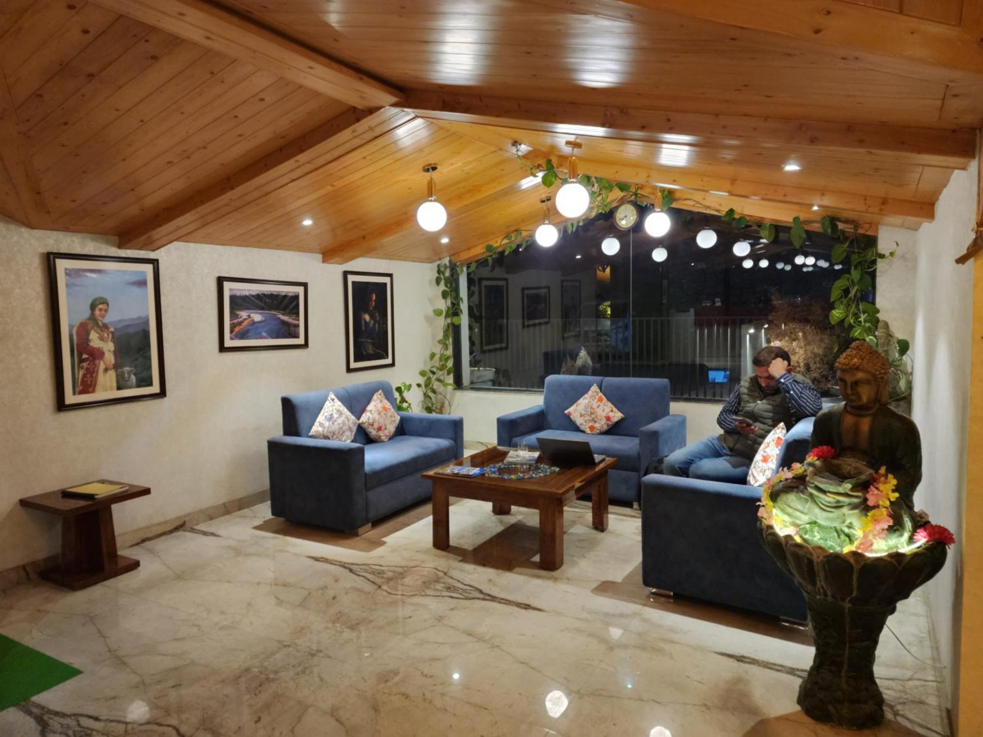 Golden Fern Resort Шимла Екстериор снимка